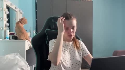 Snapshot of eracloke chatting on February 2026 02:12:02 AM Lily online show from February 2026 02:12:02 AM