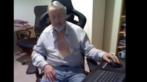 erasmus_d online show from November 2025 06:07:02 PM