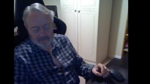 erasmus_d online show from November 2025 05:15:02 PM