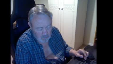 erasmus_d online show from February 2026 06:04:02 PM