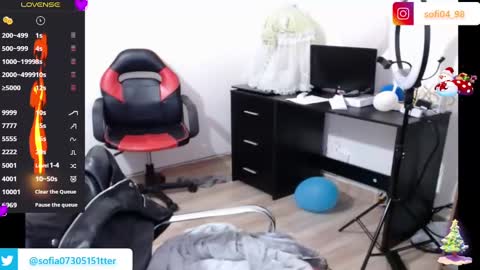 Snapshot of eren_mikasa chatting on December 2024 06:06:01 PM sofia online show from December 2024 06:06:01 PM