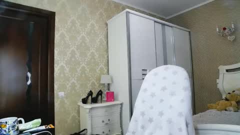 erencia online show from October 2025 06:58:02 AM