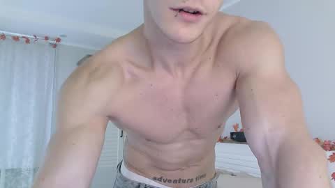 Snapshot of eric_crush chatting on November 2025 07:28:01 AM Eric Crush online show from November 2025 07:28:01 AM