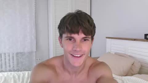 Snapshot of eric_crush chatting on December 2025 07:28:01 AM Eric Crush online show from December 2025 07:28:01 AM