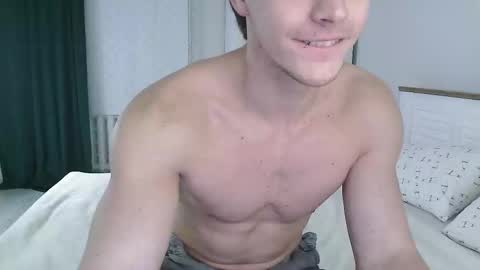 Snapshot of eric_crush chatting on February 2026 04:06:01 AM Eric Crush online show from February 2026 04:06:01 AM