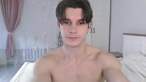 Eric Crush online show from March 2026 04:06:01 AM