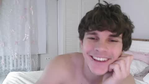 Snapshot of eric_crush chatting on April 2026 04:15:02 AM Eric Crush online show from April 2026 04:15:02 AM