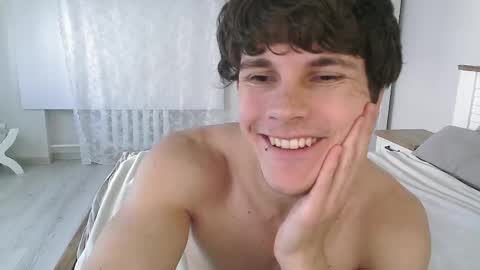 Snapshot of eric_crush chatting on June 2026 04:02:01 AM Eric Crush online show from June 2026 04:02:01 AM