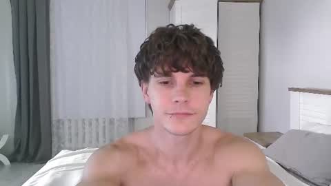 Snapshot of eric_crush chatting on June 2026 04:45:01 AM Eric Crush online show from June 2026 04:45:01 AM