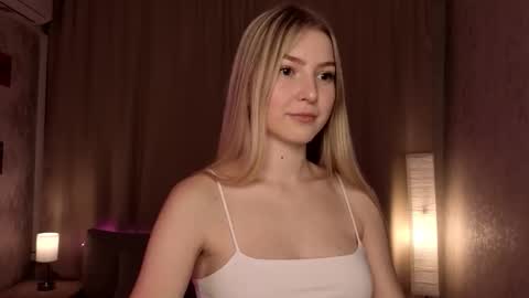 Emily online show from November 2025 06:43:02 PM