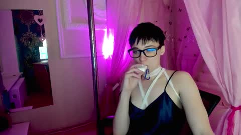 Ericka online show from November 2025 03:34:01 PM