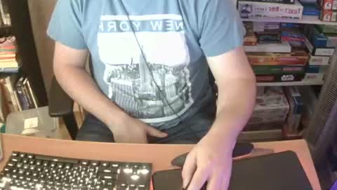 Snapshot of erik_dapper chatting on June 2026 08:28:01 AM Erik Dapper online show from June 2026 08:28:01 AM