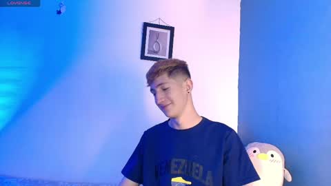 Snapshot of erik_golden_ chatting on May 2026 08:47:02 PM I am Erik online show from May 2026 08:47:02 PM