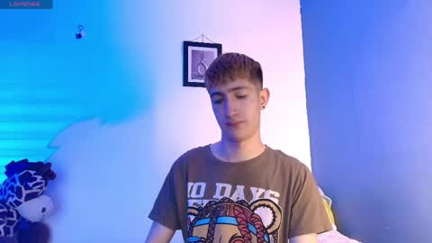 Snapshot of erik_golden_ chatting on May 2026 08:36:02 PM I am Erik online show from May 2026 08:36:02 PM