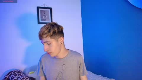 Snapshot of erik_golden_ chatting on May 2026 08:54:02 PM I am Erik online show from May 2026 08:54:02 PM