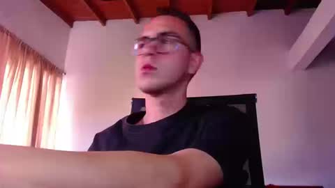 Snapshot of erik_rodriguez chatting on September 2025 09:40:02 PM Erik rodriguez online show from September 2025 09:40:02 PM