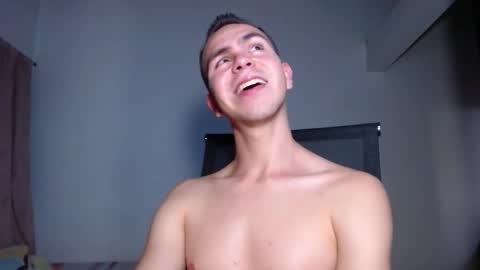 Snapshot of erik_rodriguez chatting on October 2025 11:17:02 PM Erik rodriguez online show from October 2025 11:17:02 PM