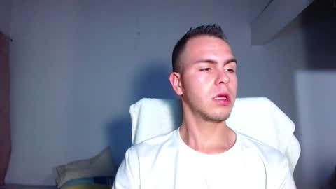 Snapshot of erik_rodriguez chatting on November 2025 07:08:01 AM Erik rodriguez online show from November 2025 07:08:01 AM