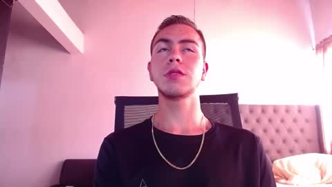 Snapshot of erik_rodriguez chatting on January 2026 02:43:02 PM Erik rodriguez online show from January 2026 02:43:02 PM