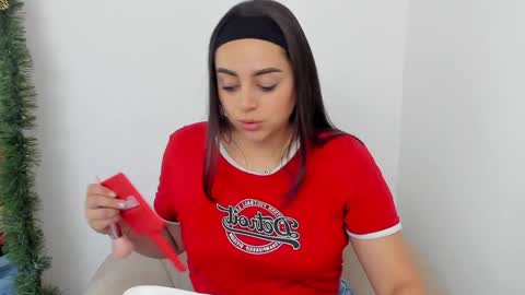 Snapshot of erika_mendez1 chatting on December 2024 07:50:02 PM Erika Mendez online show from December 2024 07:50:02 PM