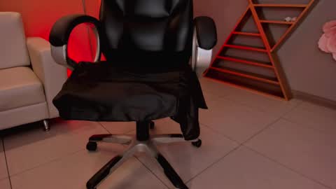 Erika Benz online show from February 2025 02:35:02 PM