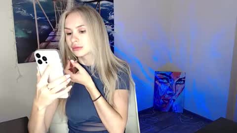 Erika online show from October 2025 11:52:01 AM