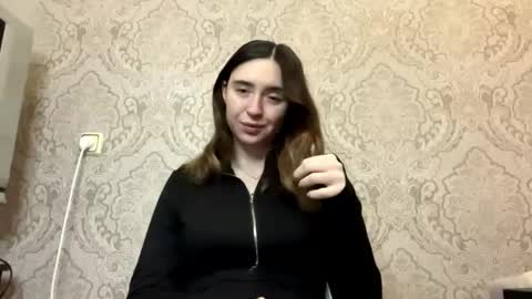 Snapshot of erinnkuhre chatting on May 2026 05:08:01 PM Lily online show from May 2026 05:08:01 PM