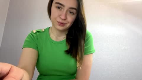 Snapshot of erinnkuhre chatting on May 2026 05:21:02 PM Lily online show from May 2026 05:21:02 PM