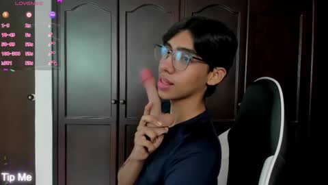 Snapshot of eros_lux1 chatting on May 2026 12:54:02 PM Eros Lux1 online show from May 2026 12:54:02 PM