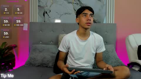 Snapshot of eros_lux1 chatting on May 2026 01:07:01 PM Eros Lux1 online show from May 2026 01:07:01 PM