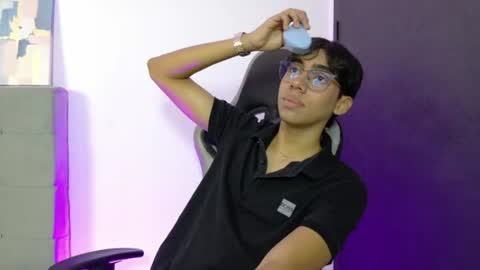 Snapshot of eros_lux1 chatting on June 2026 12:39:01 PM Eros Lux1 online show from June 2026 12:39:01 PM
