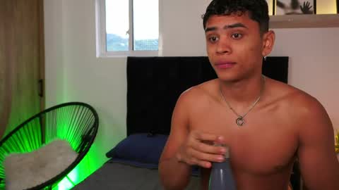 Snapshot of eroswild_ chatting on June 2026 09:29:02 PM Eros Wild online show from June 2026 09:29:02 PM