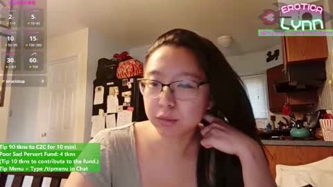 Lynn   online show from November 2025 08:09:01 PM