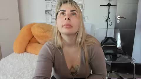 eroticsensualkitty4u online show from February 2025 12:37:01 PM