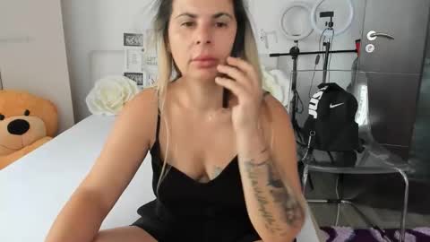 eroticsensualkitty4u online show from September 2025 07:19:01 AM