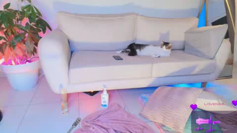 Snapshot of erotik_lady chatting on June 2026 10:15:01 AM TINY online show from June 2026 10:15:01 AM