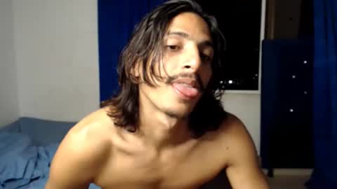 Snapshot of escanor_legendary chatting on April 2026 03:44:01 AM Scanor online show from April 2026 03:44:01 AM