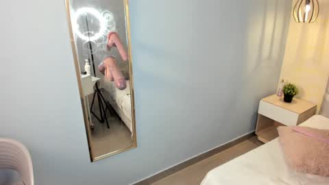 Escarlet online show from February 2025 01:11:01 AM