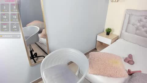 Escarlet online show from March 2026 02:12:02 PM