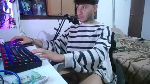 Snapshot of esjrobles chatting on December 2024 05:16:01 AM Esteban online show from December 2024 05:16:01 AM