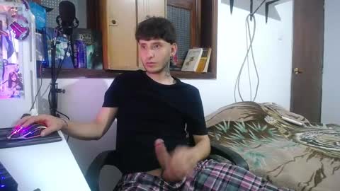 Snapshot of esjrobles chatting on December 2024 08:41:02 AM Esteban online show from December 2024 08:41:02 AM