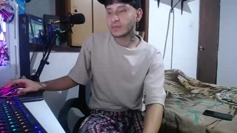 Snapshot of esjrobles chatting on December 2024 02:55:02 AM Esteban online show from December 2024 02:55:02 AM