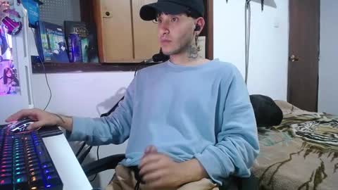 Snapshot of esjrobles chatting on December 2024 09:05:02 AM Esteban online show from December 2024 09:05:02 AM