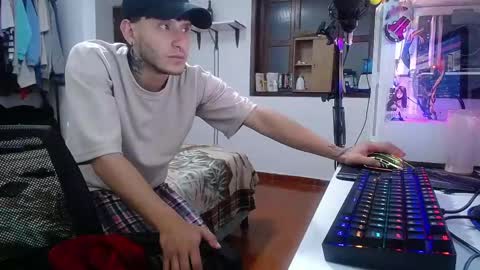 Snapshot of esjrobles chatting on December 2024 05:55:02 AM Esteban online show from December 2024 05:55:02 AM