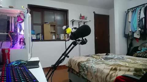 Snapshot of esjrobles chatting on December 2024 06:16:02 AM Esteban online show from December 2024 06:16:02 AM