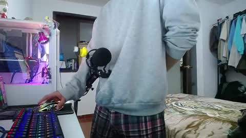 Snapshot of esjrobles chatting on January 2025 07:24:01 AM Esteban online show from January 2025 07:24:01 AM