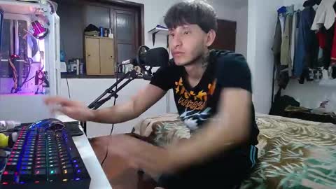 Snapshot of esjrobles chatting on January 2025 04:15:01 AM Esteban online show from January 2025 04:15:01 AM