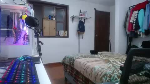 Snapshot of esjrobles chatting on January 2025 02:37:02 AM Esteban online show from January 2025 02:37:02 AM
