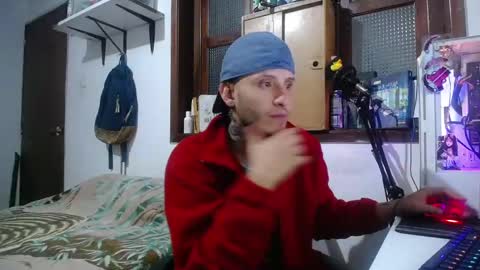 Snapshot of esjrobles chatting on March 2025 03:29:01 AM Esteban online show from March 2025 03:29:01 AM