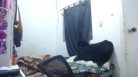 Snapshot of esjrobles chatting on September 2025 07:48:02 PM Esteban online show from September 2025 07:48:02 PM